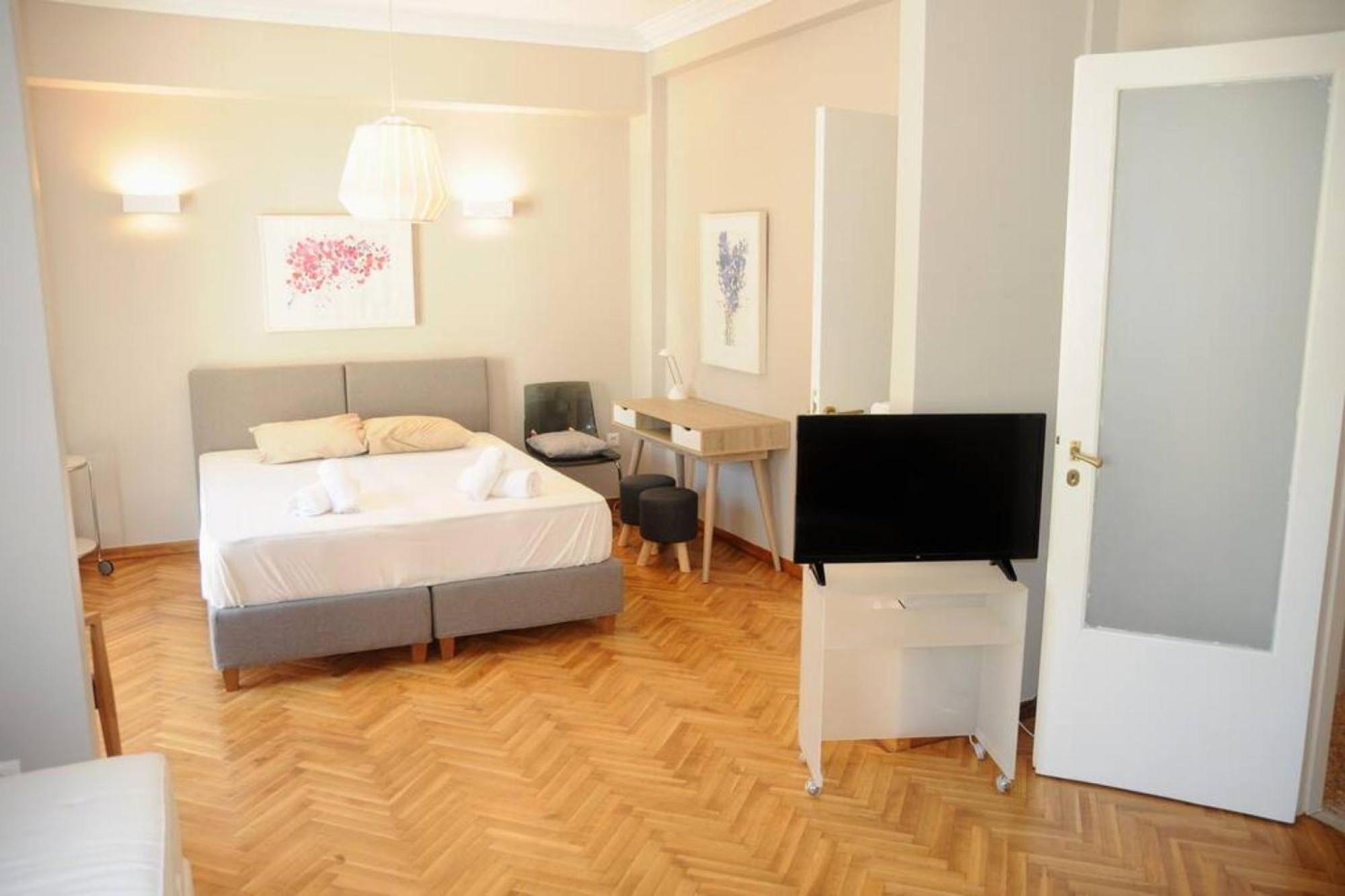 Lovely In Plaka Apartment Athens