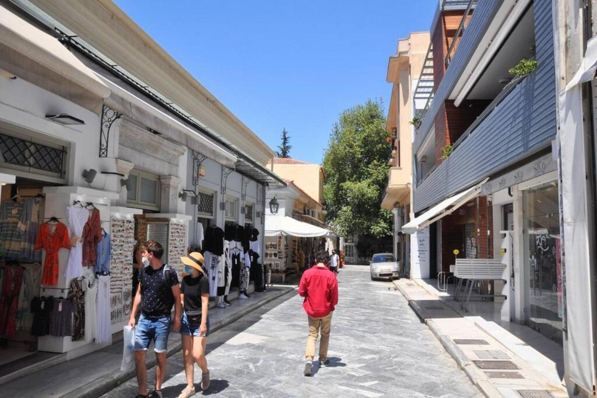 Lovely In Plaka *